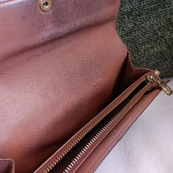 Louis Vuitton Monogram Wallet - Picture 14 of 16